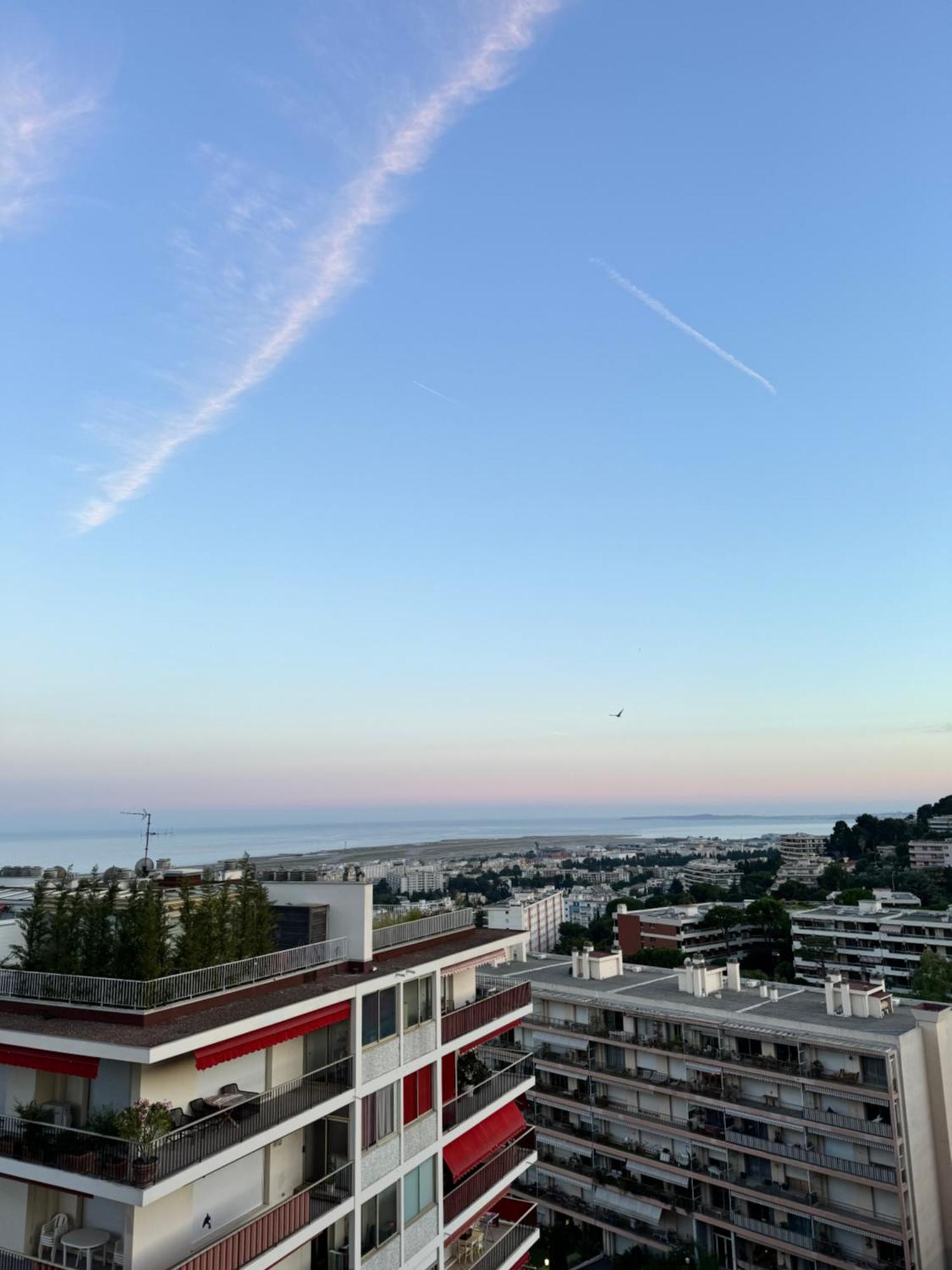2 Pièces Vue à Fabron Les Constellations Piscine 10mn Promenade Des Nice